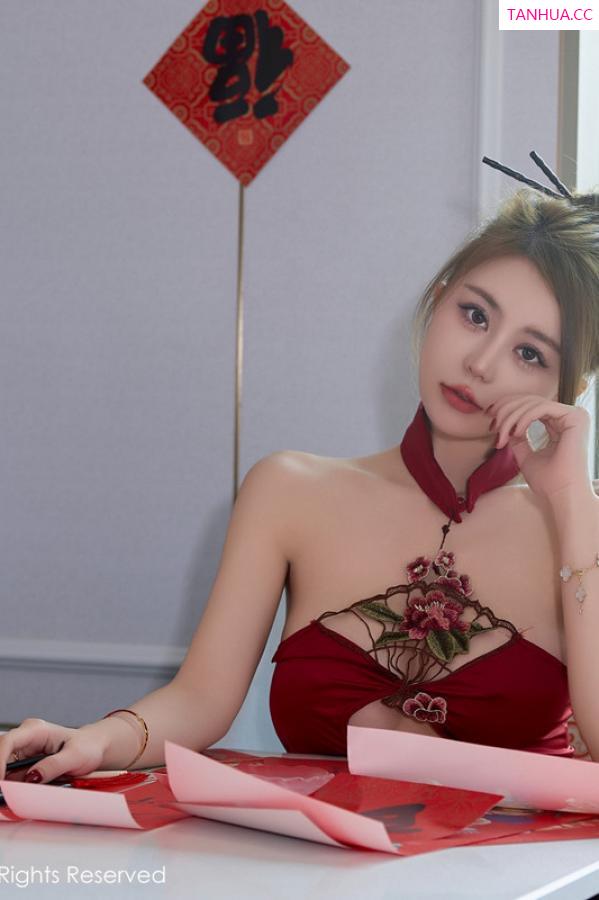 tina_甜仔  [XiuRen]高清写真图 2024.01.30 No.8036 tina_甜仔 美臀黑丝第23张图片